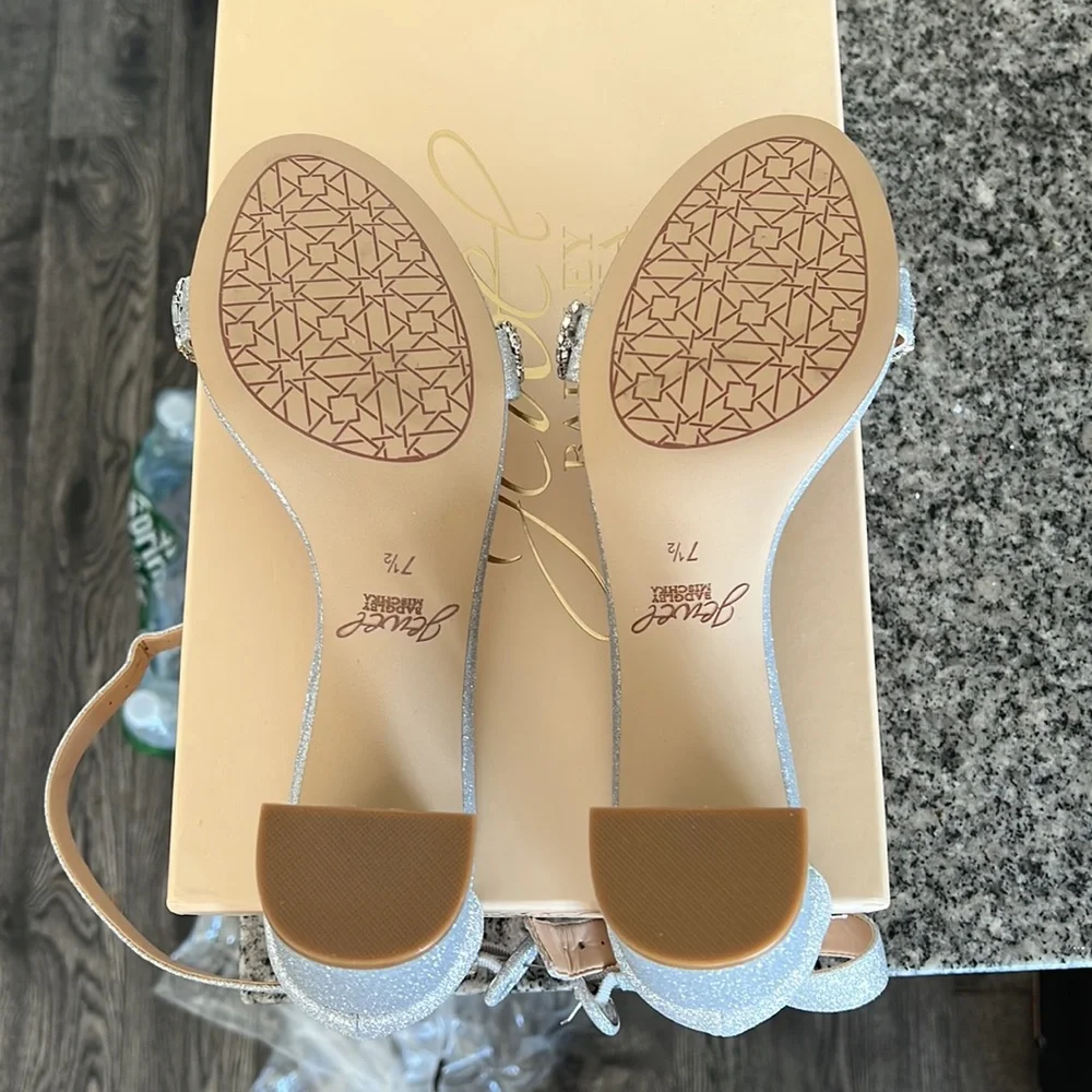 Jewel Badgley Mischa James Silver Block Heel Sandal Size 7.5 - Picture 6 of 7